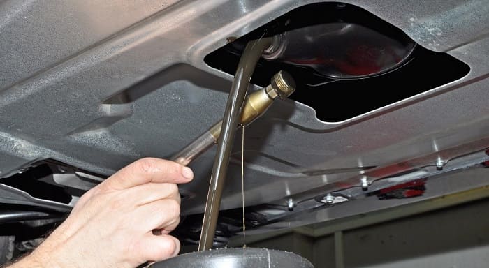 Замена масла в двигателе своими руками