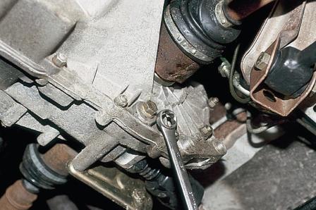 Масло в коробке ВАЗ 2110: какое лучше, объем, как поменять