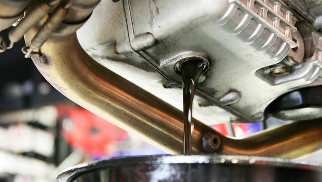 Как определить уровень масла в коробке передач