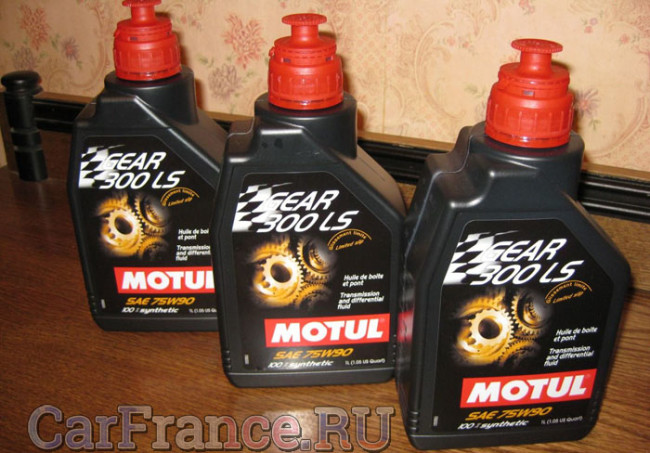 Масло в КПП Motul Gear 300