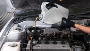 Как заливается масло