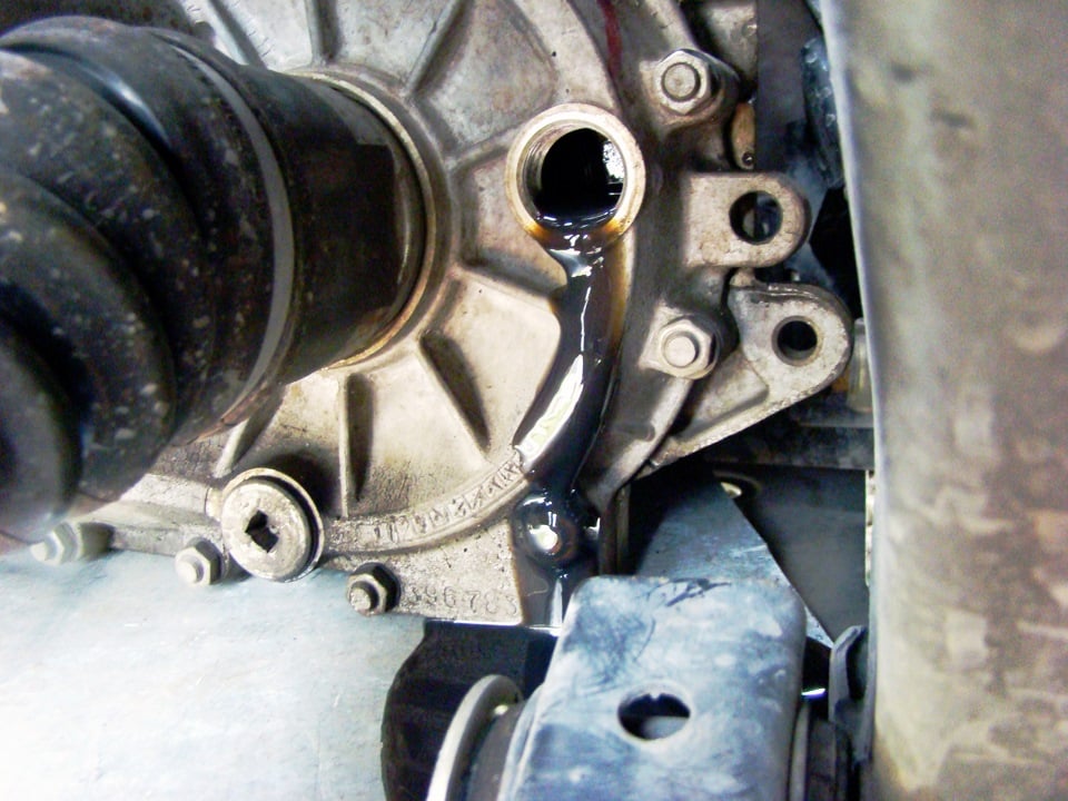 Как проверить уровень масла в МКПП | Когда менять масло в МКПП (механической коробке передач), как часто, и нужно ли это