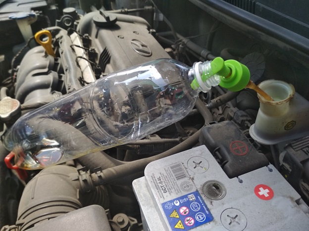 Откачивание тормозухи с использованием подручных средств