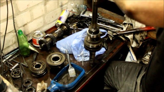 Коробка Газели: сколько литров масла лить, объем КПП Некст, Бизнес, 3302, проверка уровня после замены