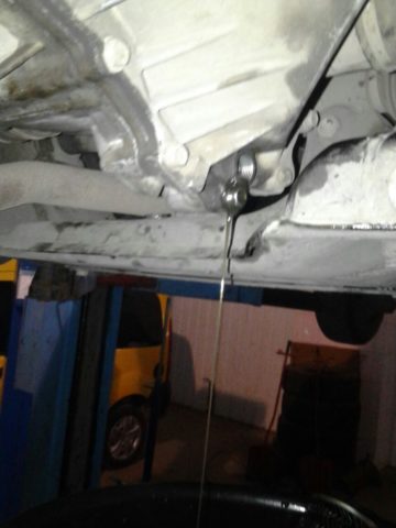 Коробка Газели: сколько литров масла лить, объем КПП Некст, Бизнес, 3302, проверка уровня после замены