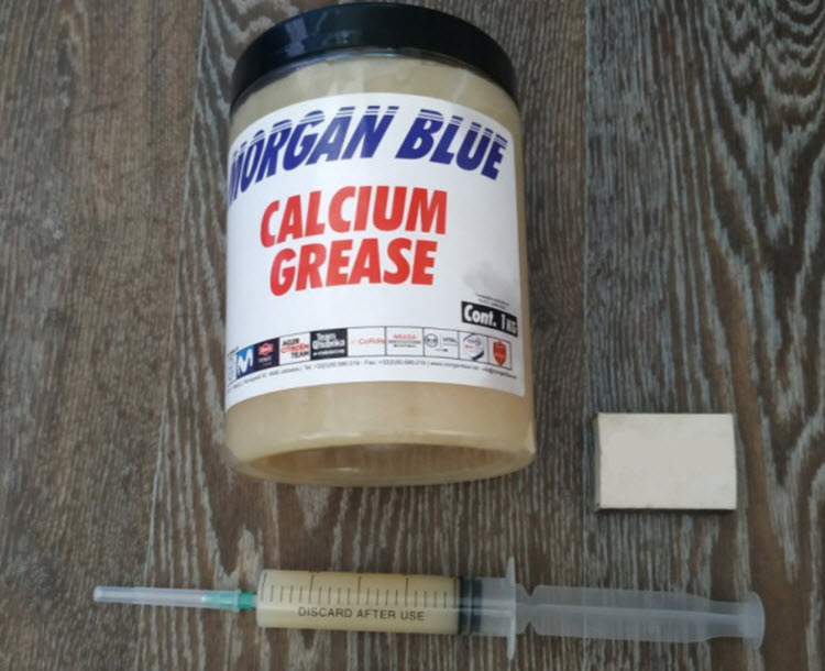 Чем смазать шаровые опоры: на литиевой и кальциевой основе
