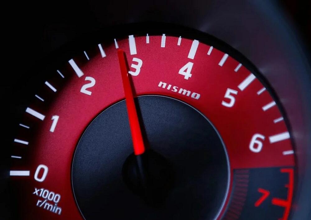 Автомобильный тахометр