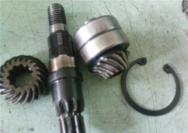 Как и чем смазывать валы в штанге мотокосы