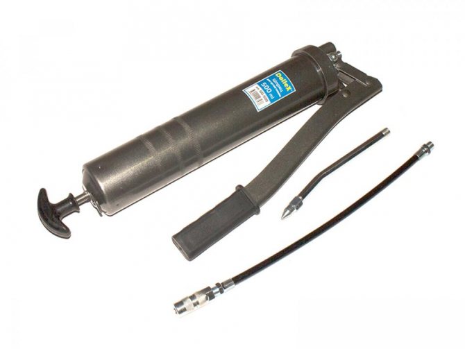 Шприц для смазки: назначение, виды, как выбрать