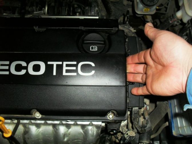 Замена свечи зажигания Шевроле Авео