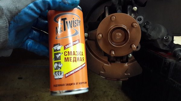 смазывание суппортов медной пастой