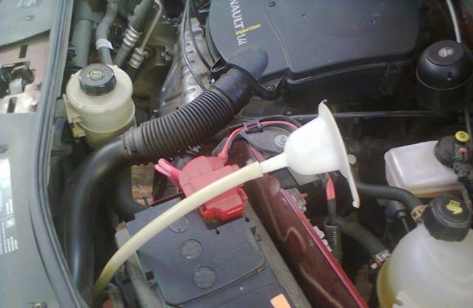 Заливать масло